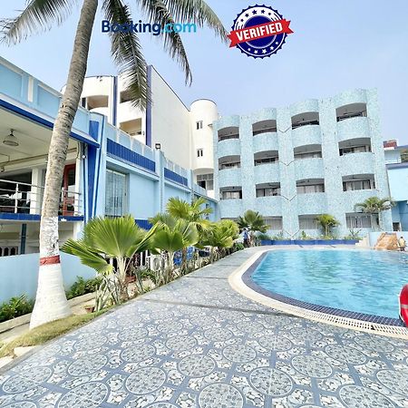 Hotel V-I Near Sea , Puri Private-Park -Gym-Spa Fully-Airconditioned-Hotel Lift-And-Parking-Facilities Breakfast-Included Buitenkant foto