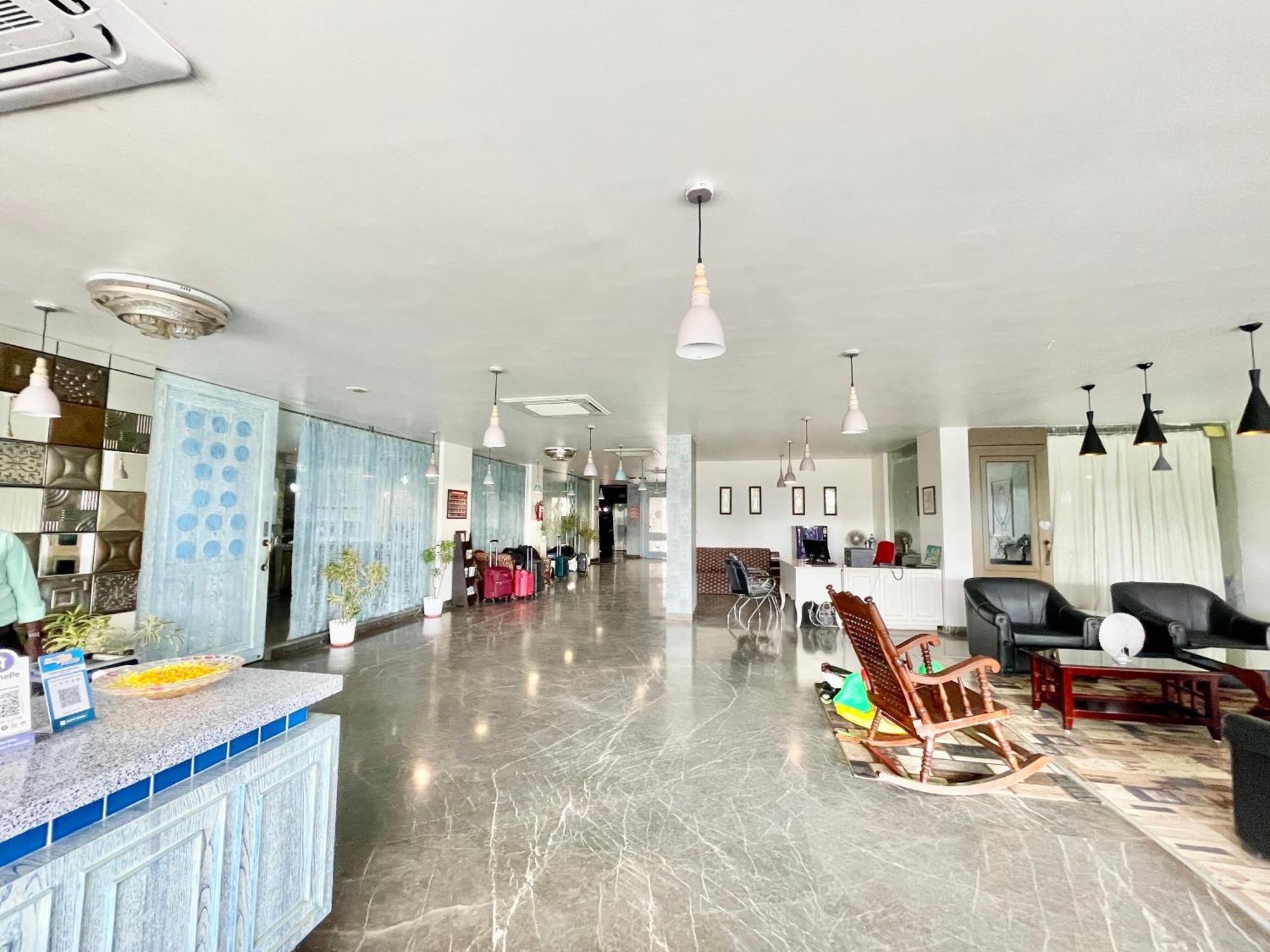 Hotel V-I Near Sea , Puri Private-Park -Gym-Spa Fully-Airconditioned-Hotel Lift-And-Parking-Facilities Breakfast-Included Buitenkant foto