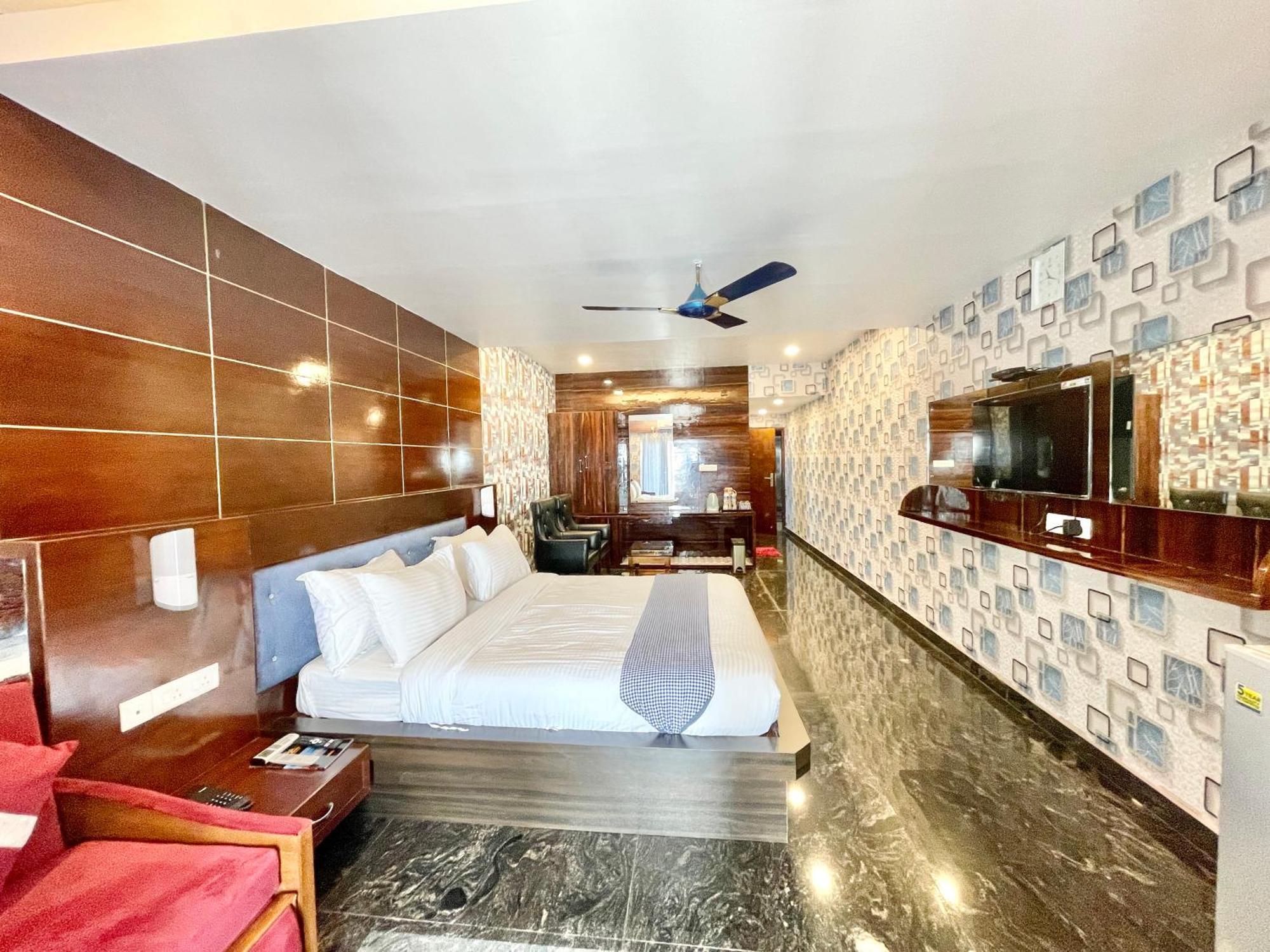 Hotel V-I Near Sea , Puri Private-Park -Gym-Spa Fully-Airconditioned-Hotel Lift-And-Parking-Facilities Breakfast-Included Buitenkant foto