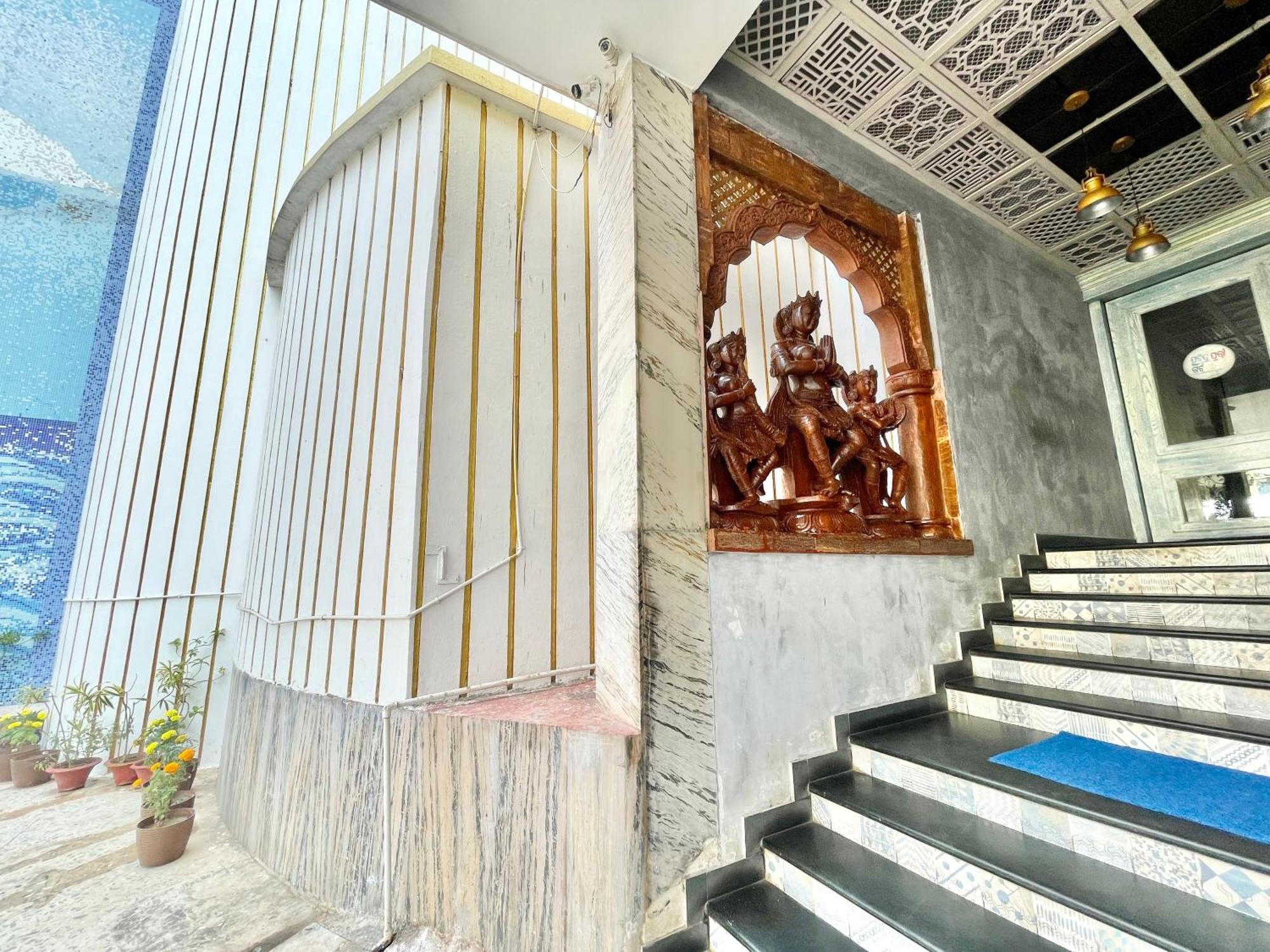 Hotel V-I Near Sea , Puri Private-Park -Gym-Spa Fully-Airconditioned-Hotel Lift-And-Parking-Facilities Breakfast-Included Buitenkant foto