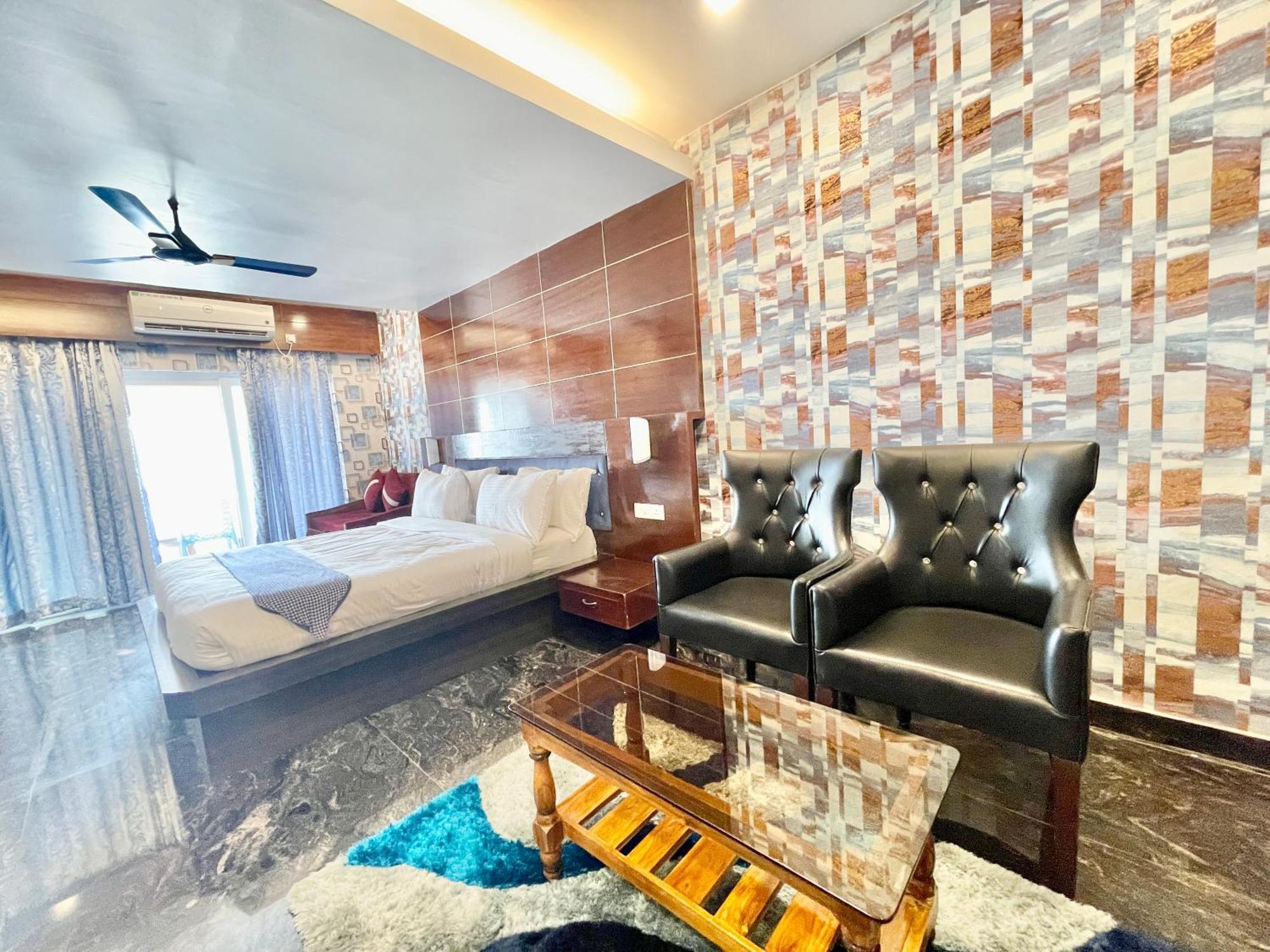 Hotel V-I Near Sea , Puri Private-Park -Gym-Spa Fully-Airconditioned-Hotel Lift-And-Parking-Facilities Breakfast-Included Buitenkant foto