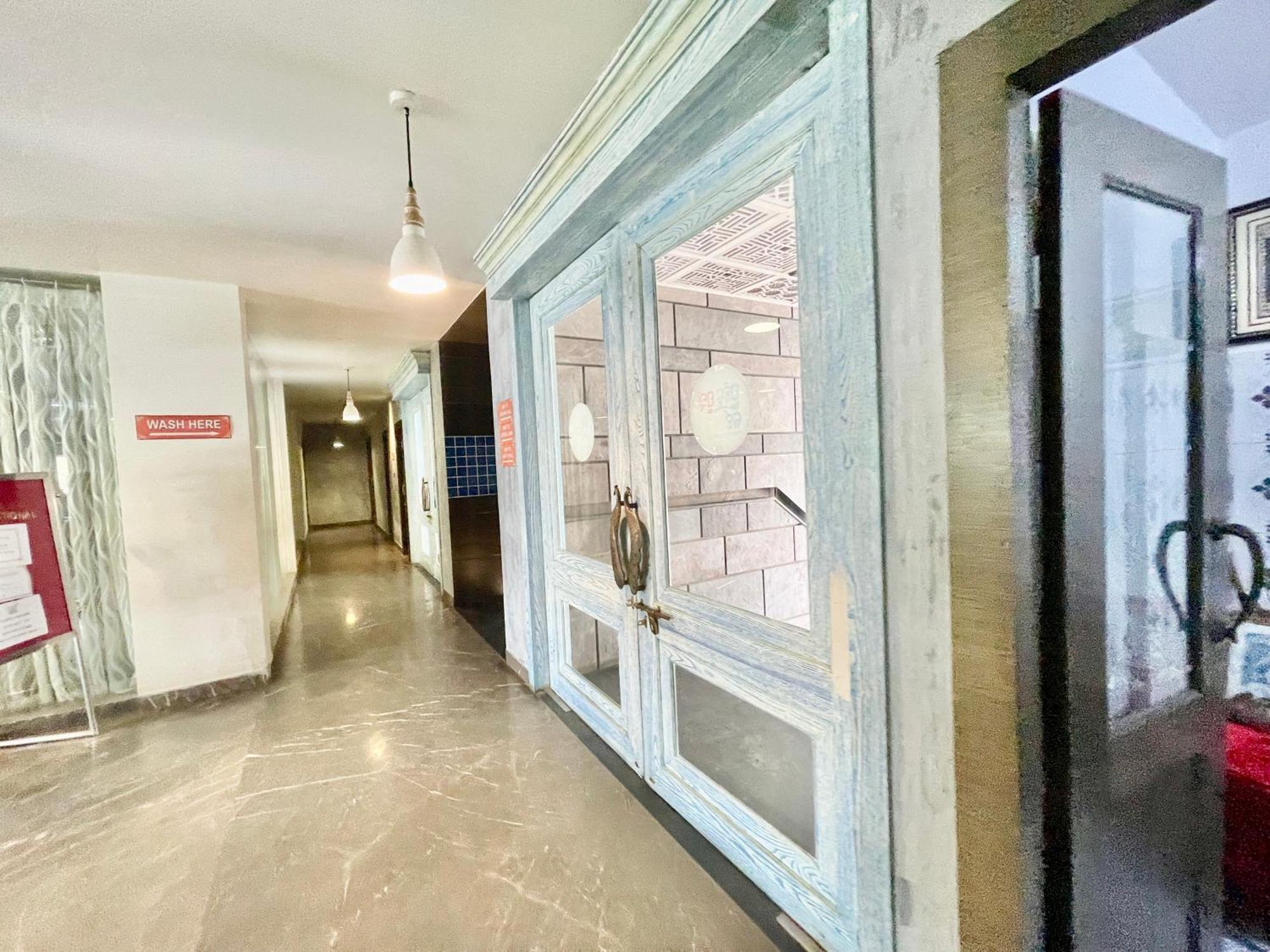Hotel V-I Near Sea , Puri Private-Park -Gym-Spa Fully-Airconditioned-Hotel Lift-And-Parking-Facilities Breakfast-Included Buitenkant foto