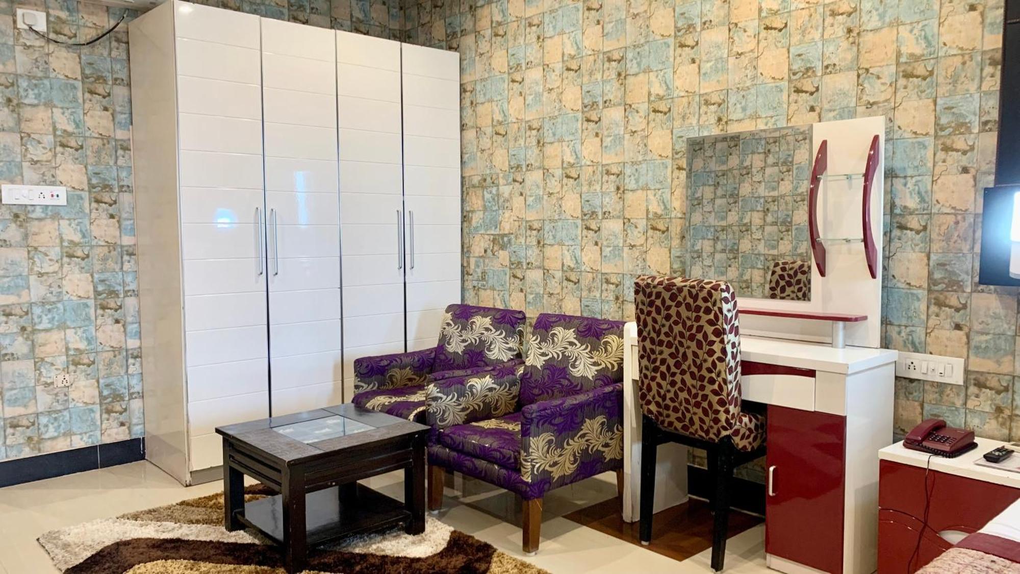 Hotel V-I Near Sea , Puri Private-Park -Gym-Spa Fully-Airconditioned-Hotel Lift-And-Parking-Facilities Breakfast-Included Buitenkant foto