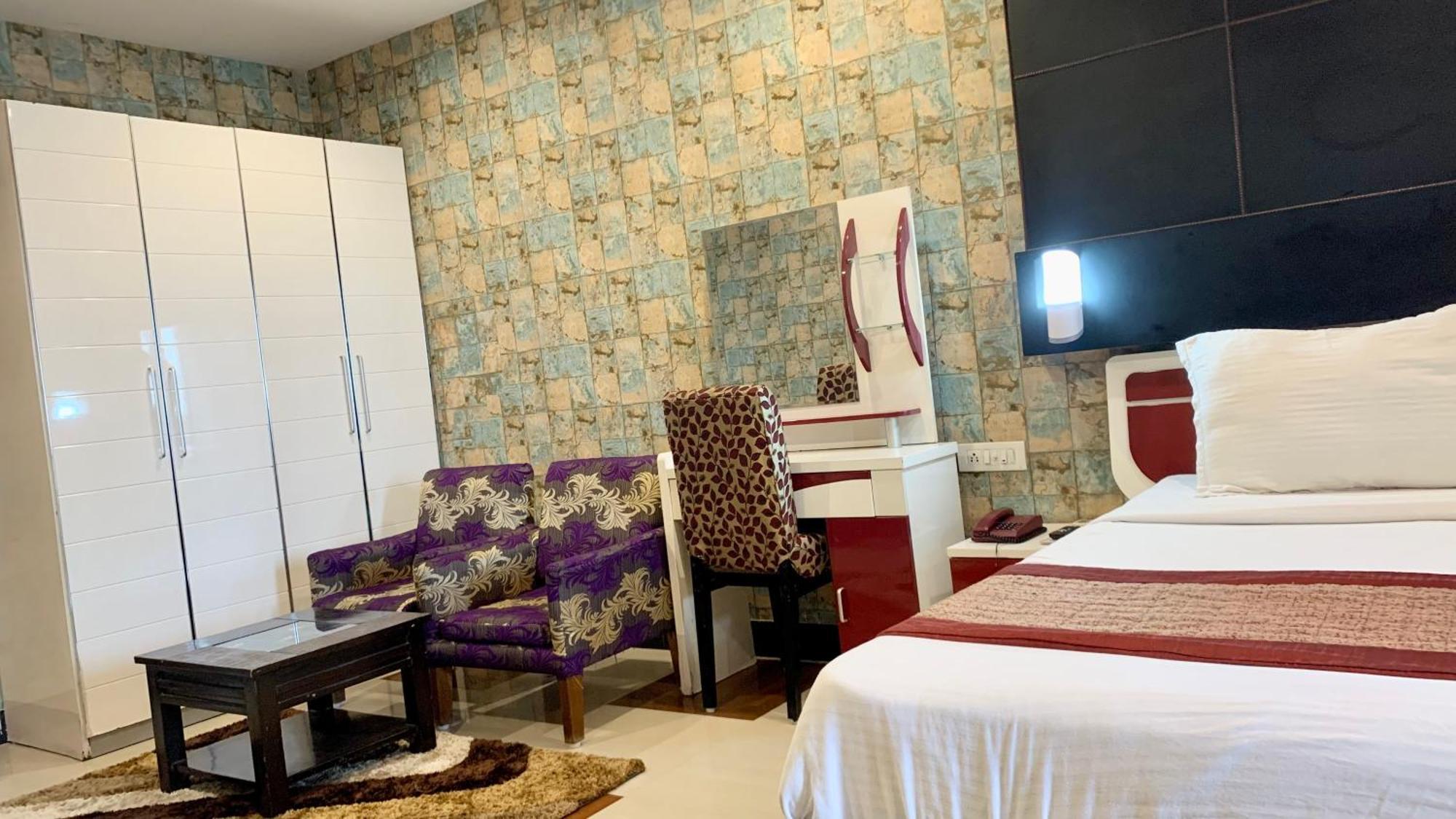 Hotel V-I Near Sea , Puri Private-Park -Gym-Spa Fully-Airconditioned-Hotel Lift-And-Parking-Facilities Breakfast-Included Buitenkant foto